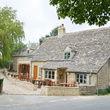 The Plough Inn Bourton-on-the-Water Exterior photo